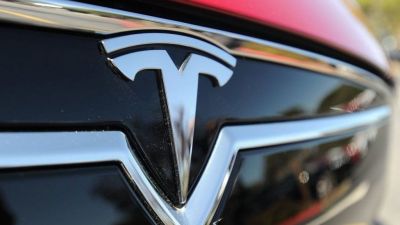 Tesla: Soaring share price creates army of 'Teslanaires'