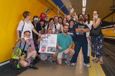 Atentado poético con versos-bomba en los vagones del metro de Madrid